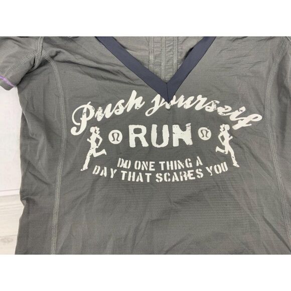 Lululemon Gray Yoga Top. Sz S - Picture 4 of 4